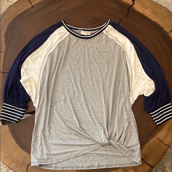 Umgee Gray and Navy Top: Size medium- generous - Picture 1 of 7